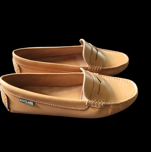 Women's Eastland Patricia Penny Loafers. New Without Tag/Box. Perfect Condition - Picture 2 of 7